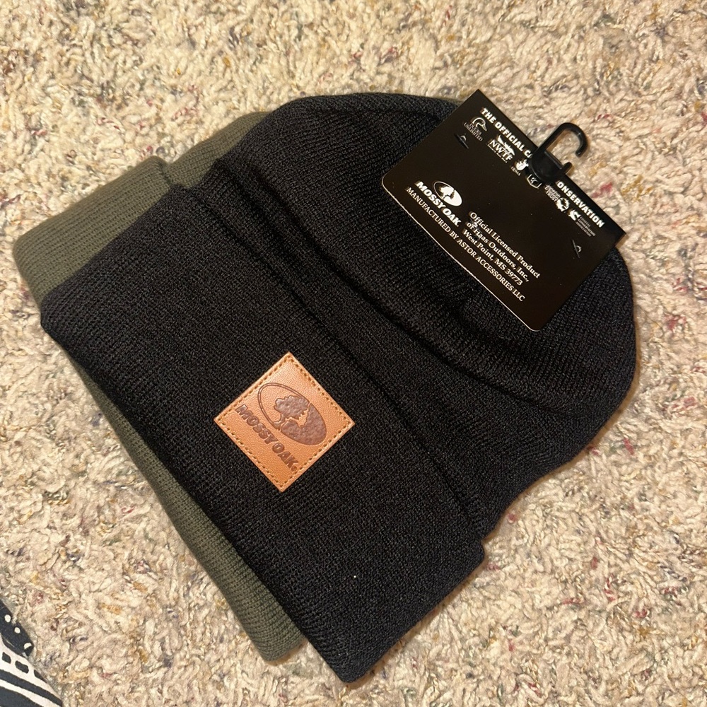 Carhartt Black and Olive Beanie Set bundle of 2 💚🖤